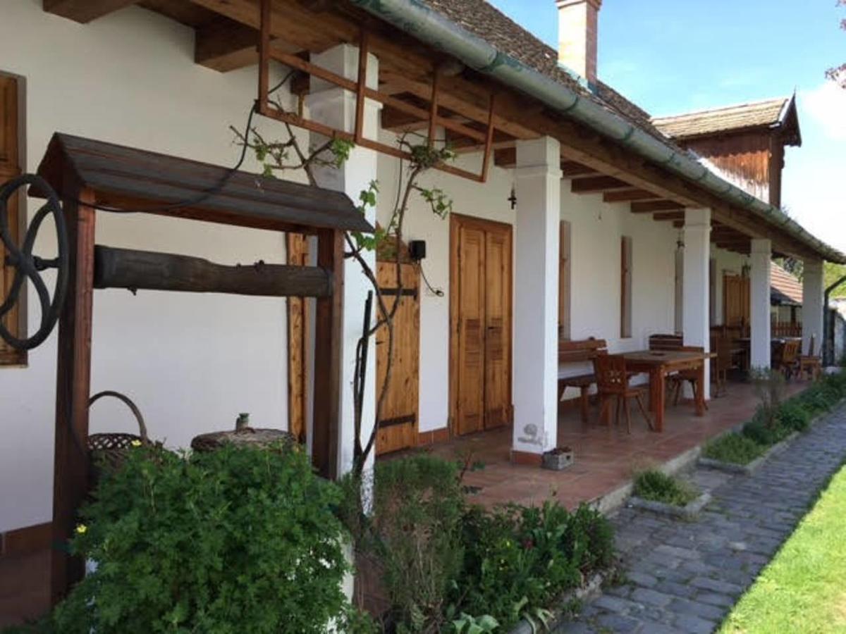 Racz Fogado Hotel Kisoroszi Exterior photo