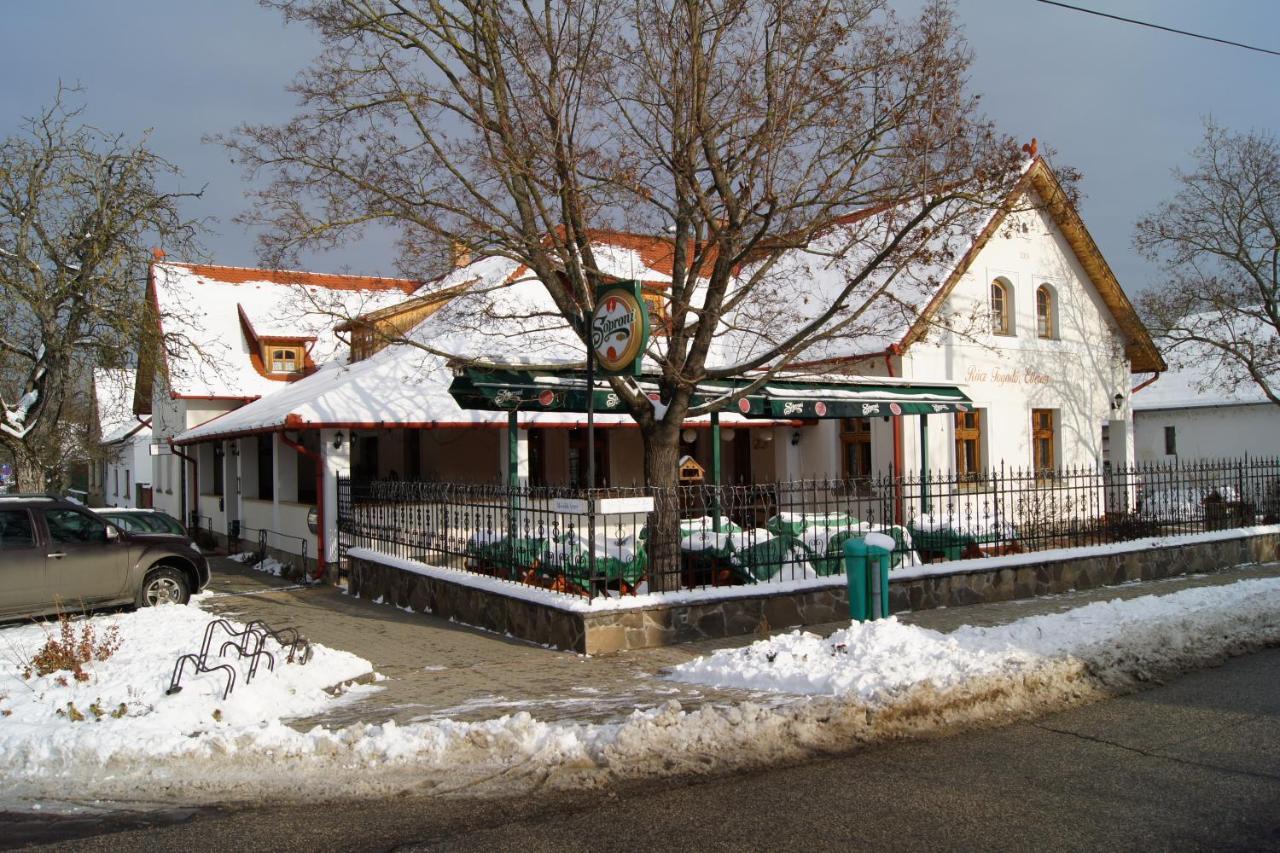Racz Fogado Hotel Kisoroszi Exterior photo
